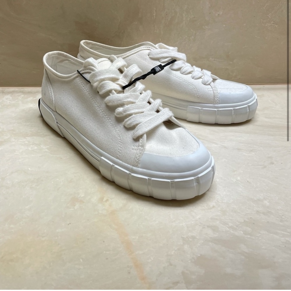 NEW Zara white fabric tennis shoes in size 41